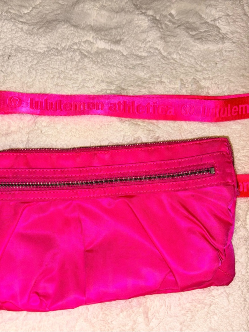 Lululemon -RARE! -VINTAGE-Hot Pink Crossbody Bag/fanny pack